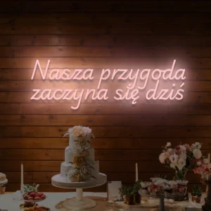 Jasnoróżowy