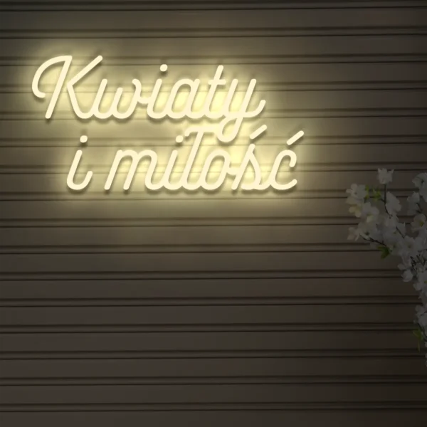 Neonowy napis Kwiaty i miłość w kolorze beżowym dekoracja ścienna