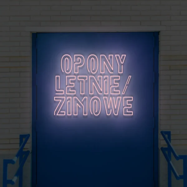 Jasnoróżowy neon LED z napisem Opony letnie/zimowe
