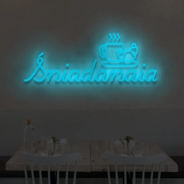 Niebieski neonowy napis Śniadania z filiżanką i rogalikiem – świecąca dekoracja