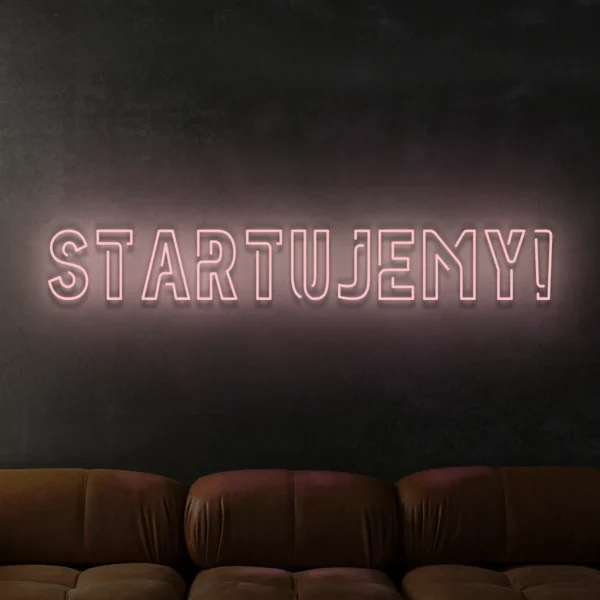 Jasnoróżowy neon LED z napisem Startujemy dekoracja