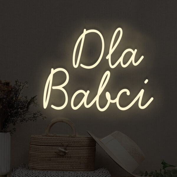 Beżowy neon LED napis Dla Babci – ciepły biały, dekoracja ścienna