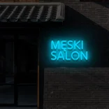 Niebieski neonowy napis Męski salon świecąca dekoracja