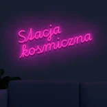 Różowy neon LED z napisem Stacja kosmiczna dekoracja wnętrza