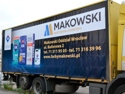 Druk na plandece do nadwozia ciężarówki.